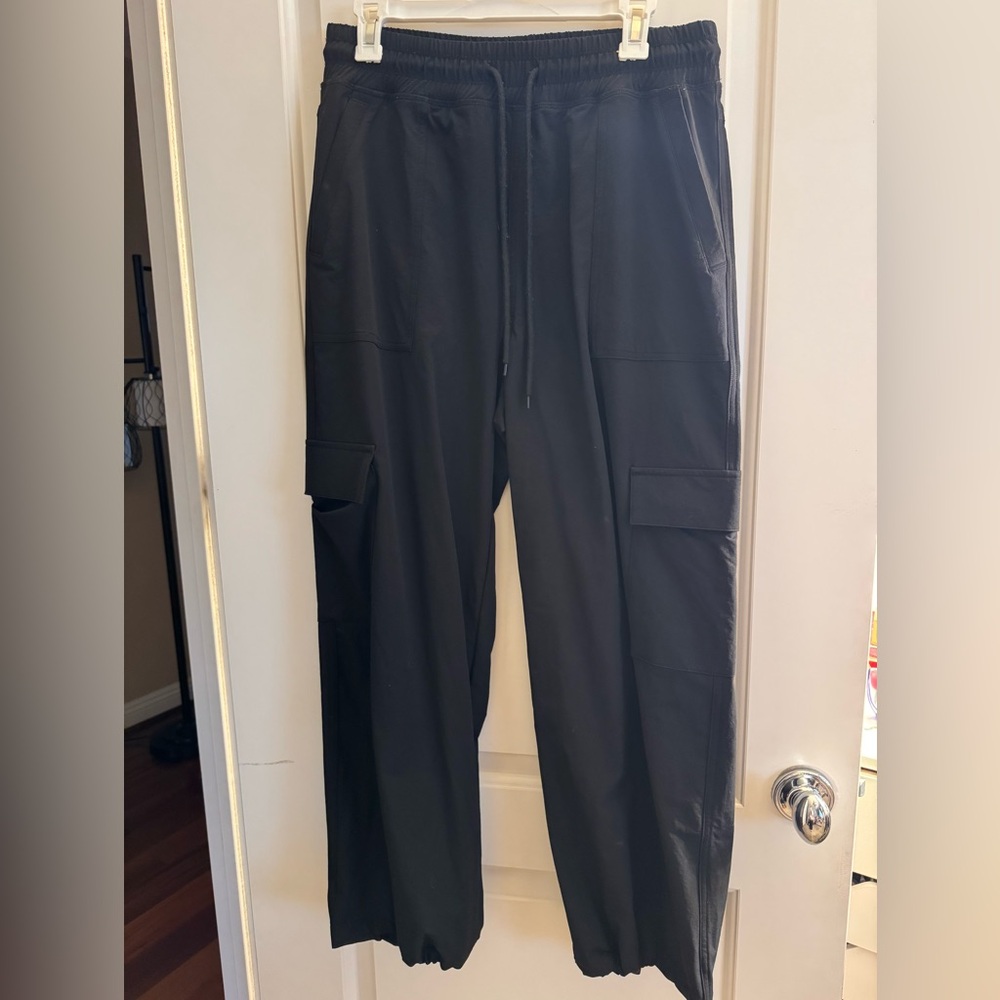 Black Cargo Jogger Pants - Casual Utility Style
